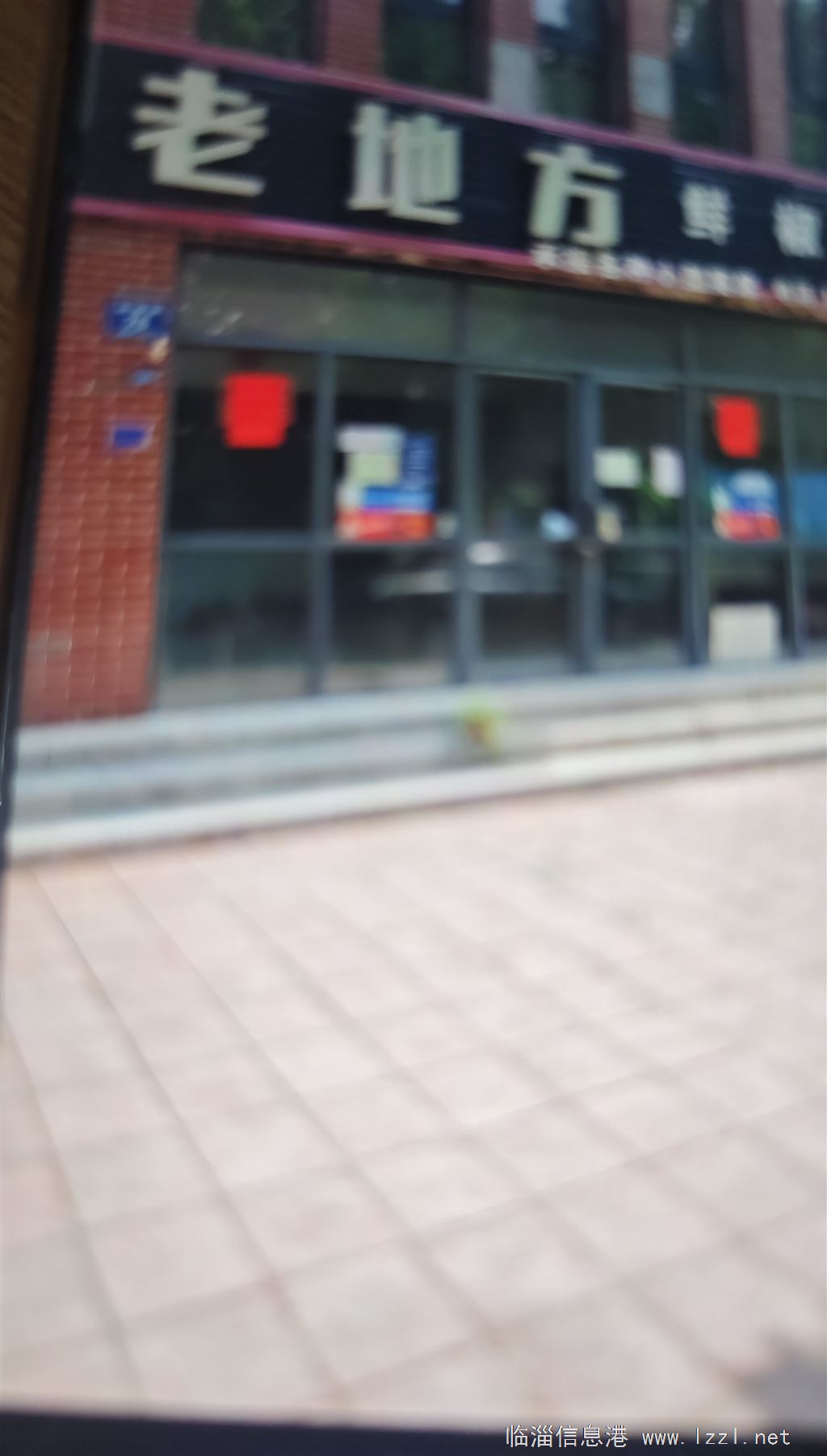 黃金地段門面出租溡源社區(qū)商業(yè)街沿街房出租，行業(yè)不限！